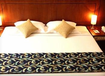 Hotel Oval Surabaya Esterno foto