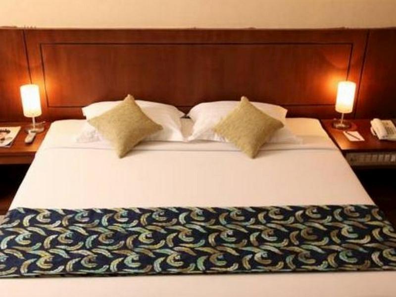 Hotel Oval Surabaya Esterno foto